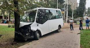 Пять человек госпитализированы после аварии с маршруткой в Ставрополе - kavkaz-uzel.eu - Ставрополье