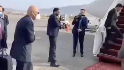 Ашраф Гани - Покидающего Афганистан президента страны сняли на камеру - iz.ru - Россия - Израиль - Таджикистан - Афганистан