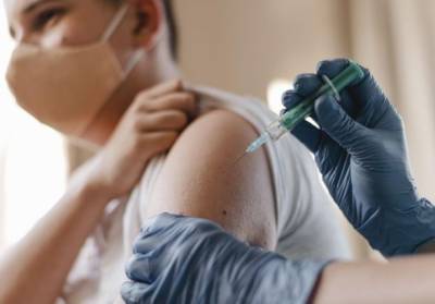 Джавид Саджид - В Англии начинают вакцинацию подростков - unn.com.ua - Россия - Украина - Киев - Англия
