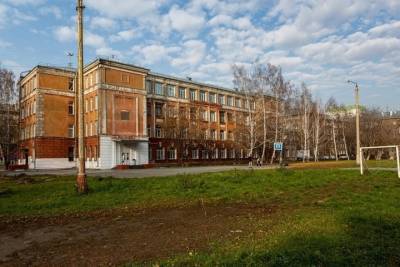 В Новосибирске школьные линейки в честь 1 сентября пройдут в очном формате - novos.mk.ru - Новосибирск - Новосибирская обл.