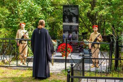 Александр Семенов - В Южно-Сахалинске открыли новый мемориал погибшим в авиакатастрофе 1976 года - sakhalin.info - Южно-Сахалинск
