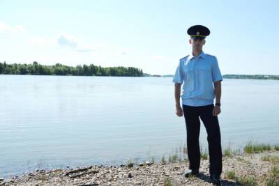 В Томской области полицейский с бревном спас тонущую в Оби женщину - tomsk.mk.ru - Россия - Томская обл.