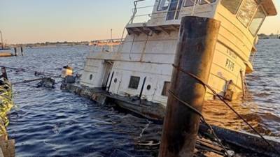 На популярном курорте в Греции затонуло судно - newzfeed.ru - Крым - Севастополь - Греция