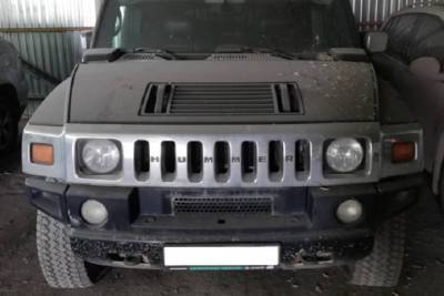 За долги по кредиту с молотка пойдет Hummer застройщика из Омска - tomsk.mk.ru - Омск - Омская обл.