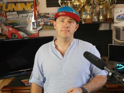 София Киевская - "Начали офигевать от воя, который устроили блогеры и политиканы". Гонщик Гринчук оправдался за дрифт на Софийской площади - gordonua.com - Украина - Киев - Ирландия