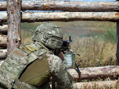 Боевики трижды обстреляли позиции ВСУ на Донбассе - gordonua.com - Россия - Украина - Крым - Луганская обл. - Светлодарск - Донецкая обл.