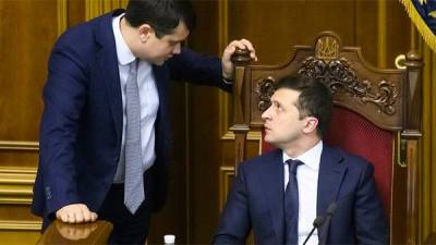 Владимир Зеленский - Дмитрий Разумков - Руслан Стефанчук - Не снимут, так попугают. Начнется ли Верховная Рада с отставки Разумкова - bin.ua - Украина