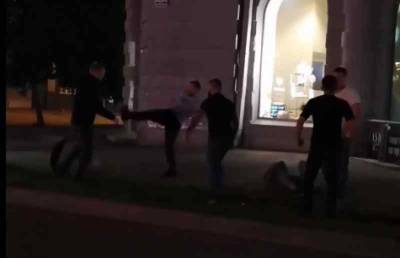 В центре Новосибирска произошла массовая потасовка - runews24.ru - Новосибирск - Новосибирская обл.