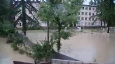 На лодках по столице Абхазии — дожди залили Сухум - eadaily.com - Апсны - Сухум