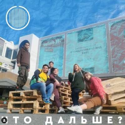 В будни – парковка, в выходные – зона отдыха. Судьбу площадки у ЦУМа решают ульяновцы - ulpravda.ru - Ульяновск