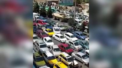 Замир Кабулов - Тысячи афганцев пытаются покинуть занятый талибами Кабул. Видео - tvc.ru - Россия - Франция - Афганистан - Кабул