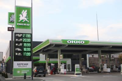 Минэкономики потребовало от АЗС снизить цены на бензин на 20 коп./литр в соответствии с формулой «Роттердам+» - politeka.net - Украина - Роттердам+
