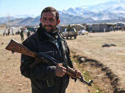 Ашраф Гани - Мухаммед Наим - «Оно вам теперь не пригодится»: талибы начали отбирать оружие у жителей Афганистана - rosbalt.ru - Россия - Афганистан - Reuters