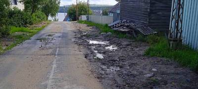 Власти поселка в Карелии обещали засыпать яму, в которую провалился ребенок - stolicaonego.ru - район Пряжинский - республика Карелия