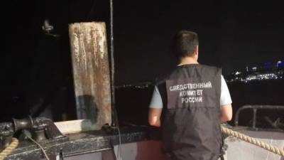 СК возбудил уголовное дело по факту столкновения катера и баржи на Волге - russian.rt.com - Россия