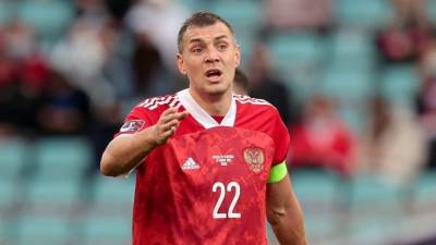 Артем Дзюба - Артем Дзюбы - Гаджи Гаджиев - Валерий Карпин - Гаджиев объяснил, почему Карпин мог отстранить Дзюбу от игр сборной РФ - 5-tv.ru - Россия
