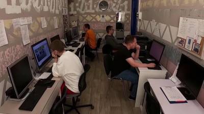Государство поддерживает тех, кто помогает найти работу людям с ограниченными возможностями - 1tv.ru - Россия - Сколково