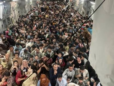 Американский грузовой самолет перевез 640 беженцев из Кабула - unn.com.ua - США - Украина - Киев - Афганистан - Кабул