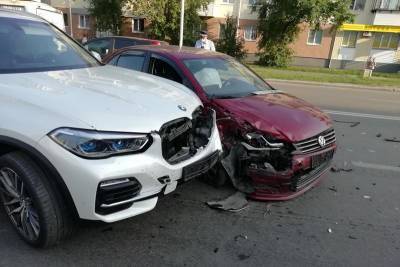 В Кургане водитель не уступил дорогу и устроил двойное ДТП - kikonline.ru - Россия - Курган