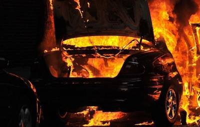 Ford Mondeo - В Смоленске ночью горели дорогие иномарки - rabochy-put.ru - Смоленск