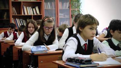 Новосибирские родители пожаловались на навязывании школьной формы одной фирмы - runews24.ru