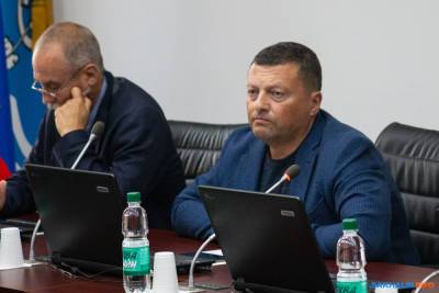 Депутаты Южно-Сахалинска увидели шиш от "Нашего города" - sakhalin.info - Южно-Сахалинск