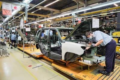 Россиян предупредили о дефиците автомобилей Lada - lenta.ru