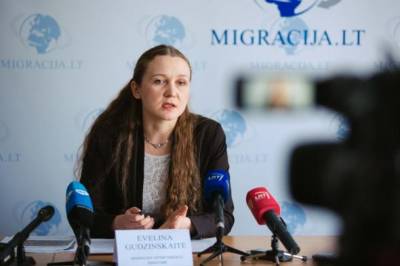 Эвелина Гудзинскайте - С мигрантами в Литве начали работать мобильные команды Департамента миграции - obzor.lt - Литва
