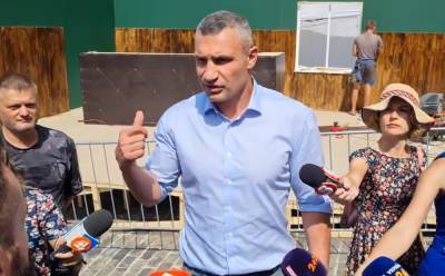 "Какой-то 95-й квартал здесь устраивать не позволим", - Кличко о скандале с советскими декорациями на Аллее Героев Небесной Сотни - vchaspik.ua - Украина - Киев - Киев