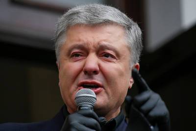 Петр Порошенко - Порошенко призвал украинцев поучаствовать в патриотическом флешмобе - lenta.ru - Украина