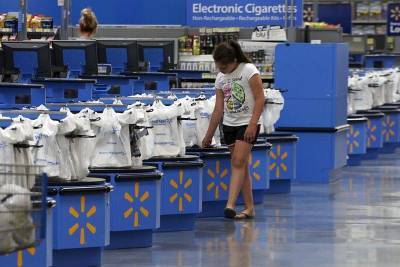 Прибыль Walmart сократилась на треть - smartmoney.one - США - Reuters