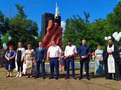 В ДНР открыли памятный знак погибшим ополченцами и мирным жителям... - politnavigator.net - ДНР - Кировск - Донбасс - Донецкая обл.