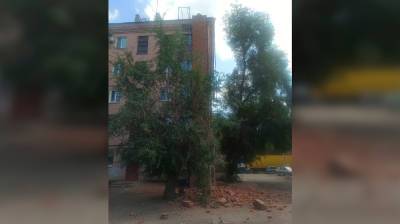 Воронежцы пожаловались на кирпичи, падающие на газовую трубу - vestivrn.ru - Воронеж