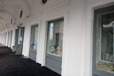 В Костроме арендатору, закатавшему в асфальт участок галереи в Красных рядах, предстоит работа над ошибками - kostroma.mk.ru - Кострома