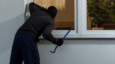 Вор извинился перед узницей концлагеря за попытку ограбления квартиры - 5-tv.ru - Ленинградская обл.