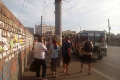 В Оренбурге остановки стали потенциально опасными - oren.mk.ru - Россия - Оренбург