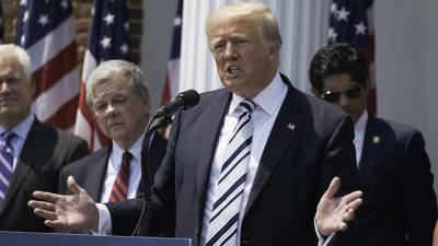 Дональд Трамп - Трамп сравнил расходы США на операцию в Афганистане с военным бюджетом РФ - iz.ru - Россия - США - Израиль - Афганистан
