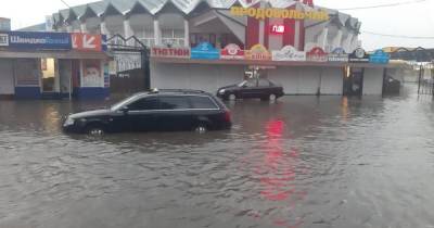 Хмельницкий затопило после сильного ливня (фото, видео) - focus.ua - Украина