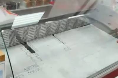«Сколько нам голодать?»: на Таймыре сняли на видео пустые полки продуктового магазина - znak.com - Россия - округ Таймырский