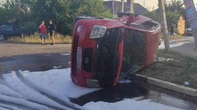 В Воронеже Kia опрокинулась после ДТП: пострадали мальчик и девушка - vestivrn.ru - Воронеж