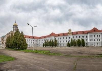 На Львовщине в отеле Layar Palace отравились 17 подростков - kp.ua - Украина - Кривой Рог - Львовская обл.