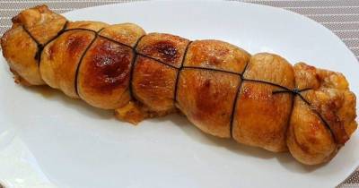 Способ, которым курицу мало кто готовит, и зря. Сочный рулет из целой курицы в духовке - skuke.net