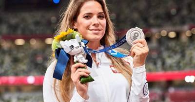 Серебряная призерка Олимпиады продала медаль, чтобы оплатить младенцу операцию на сердце - focus.ua - Украина - Токио - Рио-Де-Жанейро - Польша