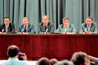 Михаил Горбачев - Борис Ельцин - ВЦИОМ: правильно расшифровать аббревиатуру ГКЧП смогли почти 20% россиян - aif.ru - РСФСР