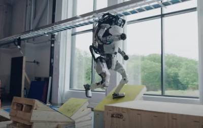 Роботы Boston Dynamics впечатлили паркур-трюками - korrespondent.net - Украина - Boston