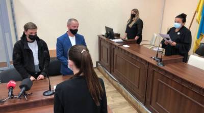 Дмитрий Разумков - Суд арестовал одного из нападавших на журналиста на Банковой - ru.slovoidilo.ua - Украина - Киев - Львов