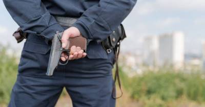 На Ставрополье полицейский потерял табельный пистолет в деревенском туалете - reendex.ru - Ставрополье