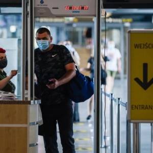 В Украине иностранцам разрешили въезд после одной дозы вакцины от коронавируса - reporter-ua.com - Россия - Украина