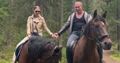 Блогер - Фрик-блогер Саша Шпак показал новую девушку через 4 дня после развода - ren.tv - республика Карелия
