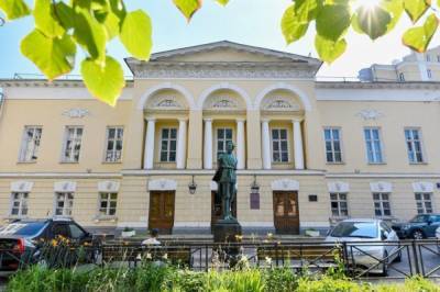 Сергей Собянин - В Москве выделен грант на регистрацию выявленных памятников культуры - aif.ru - Москва